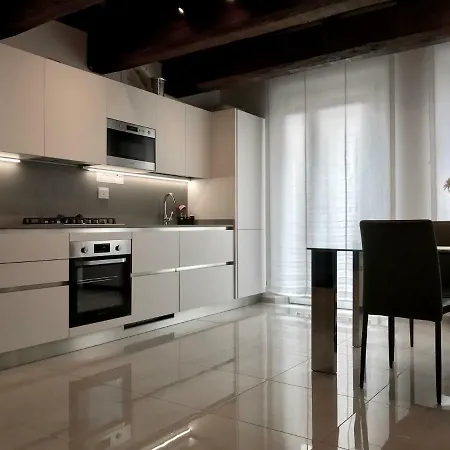 Moderno Affaccio Su Via Mazzini Apartment