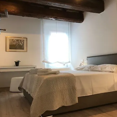 Moderno Affaccio Su Via Mazzini Ferrara