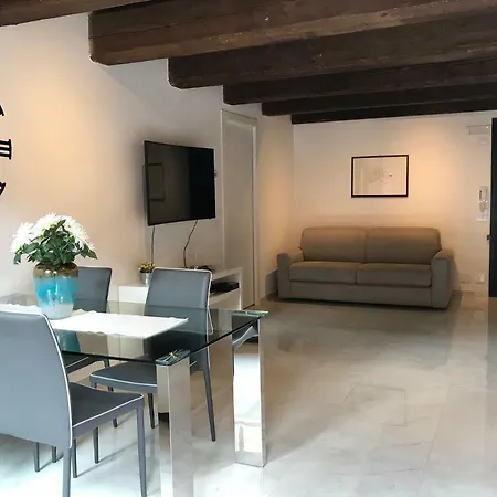 Moderno Affaccio Su Via Mazzini Ferrara